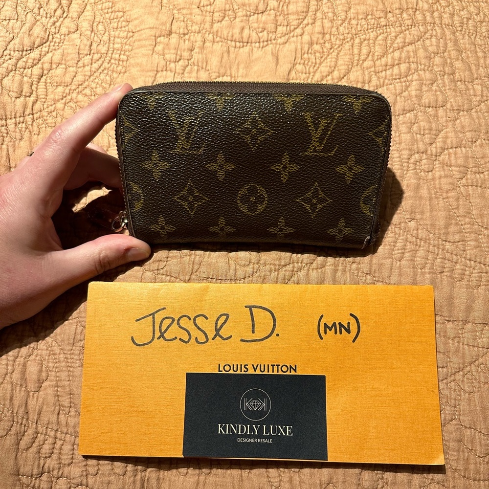 SOLD — RARE LV Louis Vuitton Zippy Compact Wallet - Monogram